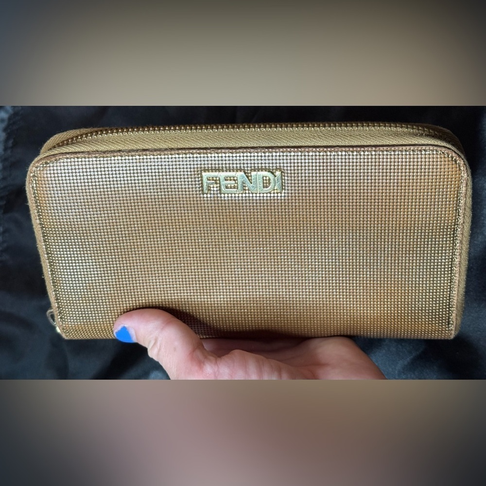 Fendi metallic gold wallet - Picture 6 of 17